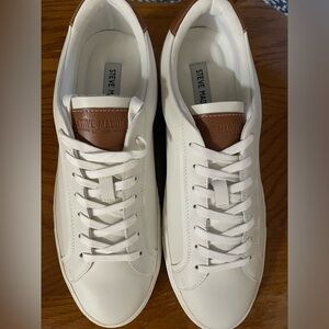 Never Worn Size 10 Steve Madden White Sneakers